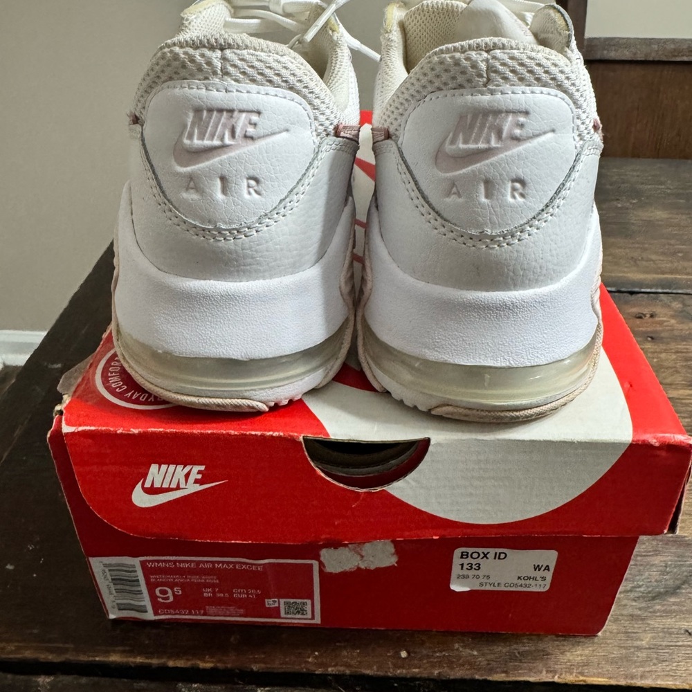 Nike Women's White and Light Pink Sneakers - Picture 6 of 9